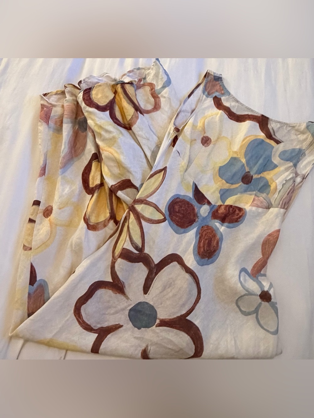 Sleeveless Cream Floral Maxi Dress with Pastel Blooms - Picture 2 of 3